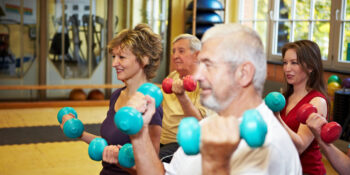 súlyzós edzés idős korban